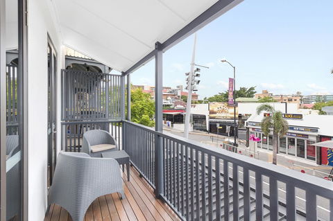 The Beetson Hotel -formerly Gambaro Hotel - Sydneys Hotel 25