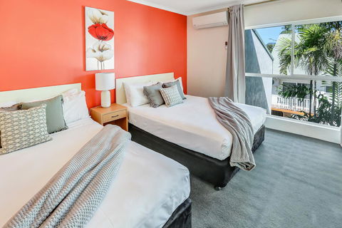 Coral Tree Inn - Sydneys Hotel 23