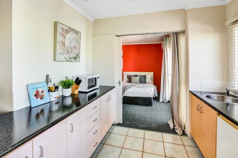 Coral Tree Inn - Sydneys Hotel 27