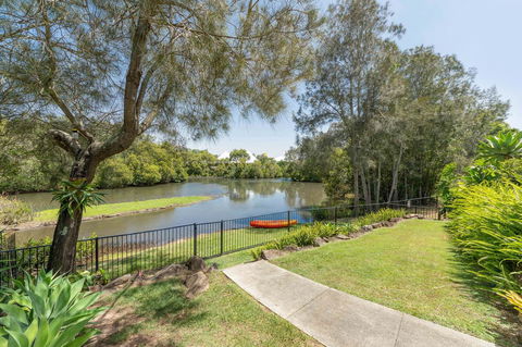 Waterfront Theme Park Getaway - Sydneys Hotel 20