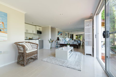 Private Guest Suite High On Currumbin Hill - Sydneys Hotel 9