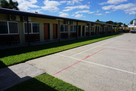 YAL Cairns - A Motel That Makes A Difference - Sydneys Hotel 41