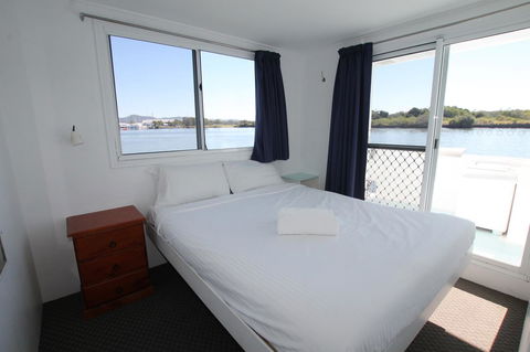 Coomera Houseboats - Sydneys Hotel 14