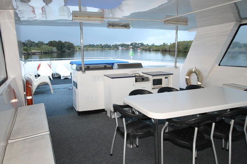 Coomera Houseboats - Sydneys Hotel 26