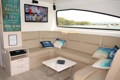 Coomera Houseboats - Sydneys Hotel 11