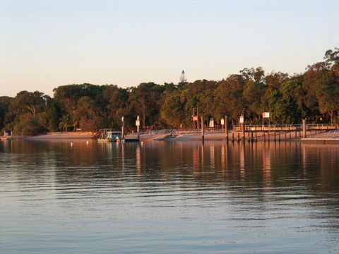 Coomera Houseboats - Sydneys Hotel 2