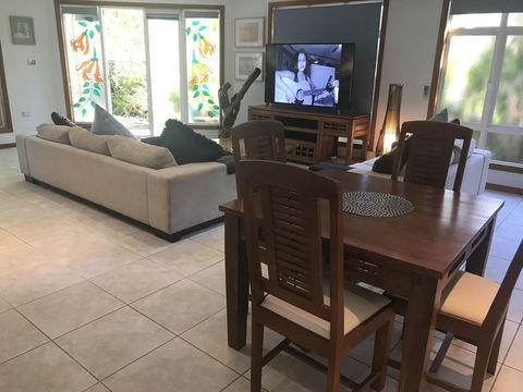 Taj On Byrnes - Private Luxury Apartment Mareeba - Sydneys Hotel 6