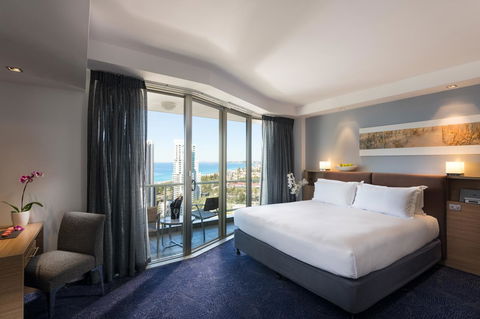 Sofitel Gold Coast Broadbeach - Sydneys Hotel 3