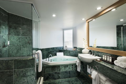 Sofitel Gold Coast Broadbeach - Sydneys Hotel 4