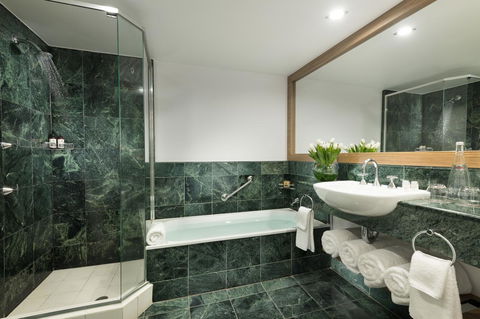 Sofitel Gold Coast Broadbeach - Sydneys Hotel 2