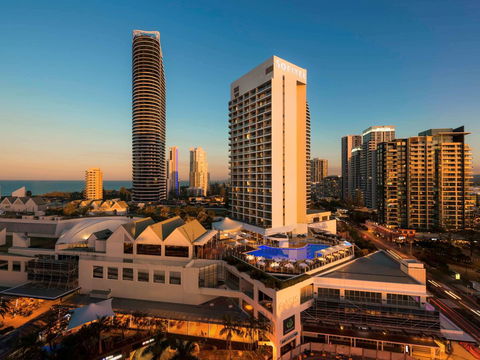 Sofitel Gold Coast Broadbeach - Sydneys Hotel 1