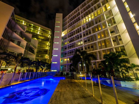 Lanai Riverside Apartments - Sydneys Hotel 0