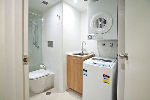 Lanai Riverside Apartments - Sydneys Hotel 6