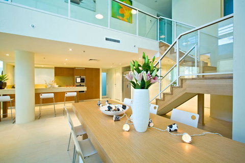 Lanai Riverside Apartments - Sydneys Hotel 24