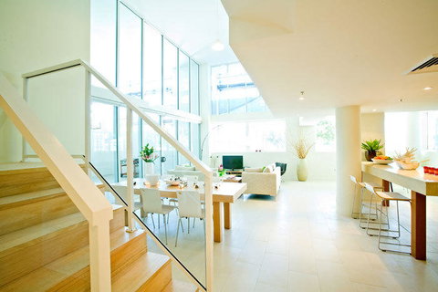 Lanai Riverside Apartments - Sydneys Hotel 10