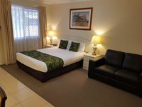 Book Chinchilla Accommodation Vacations Sydneys Hotel Sydneys Hotel