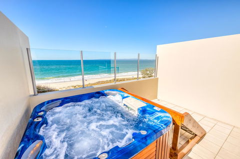 On The Beach Resort Bribie Island - Sydneys Hotel 7