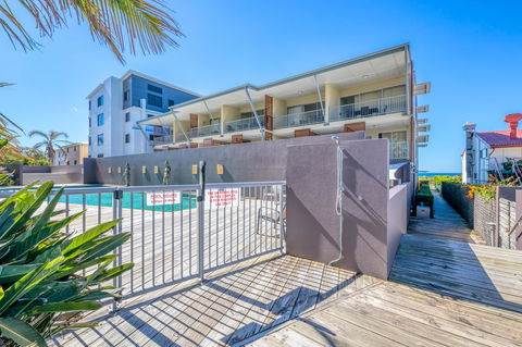 On The Beach Resort Bribie Island - Sydneys Hotel 2