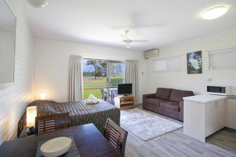 Regency Waterfront Noosa - Sydneys Hotel 3