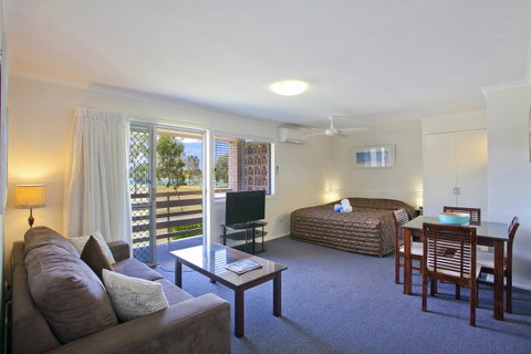 Regency Waterfront Noosa - Sydneys Hotel 0