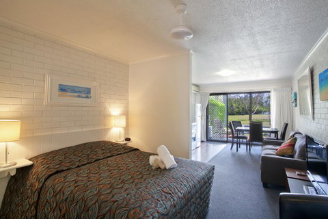 Regency Waterfront Noosa - Sydneys Hotel 10