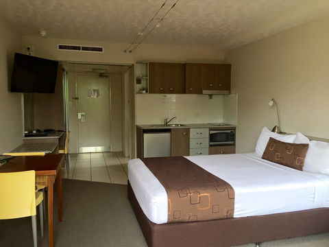 Waters Edge The Strand - Sydneys Hotel 1