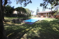 Book Gosford Accommodation Vacations Sydneys Hotel Sydneys Hotel