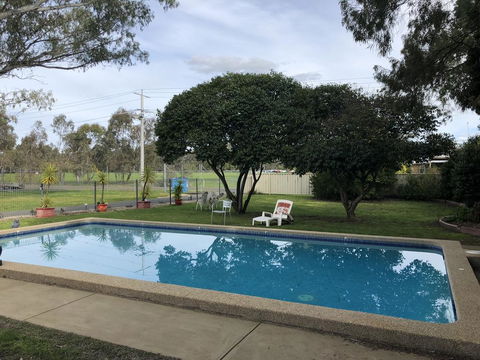 Wattle Motel - Sydneys Hotel 1