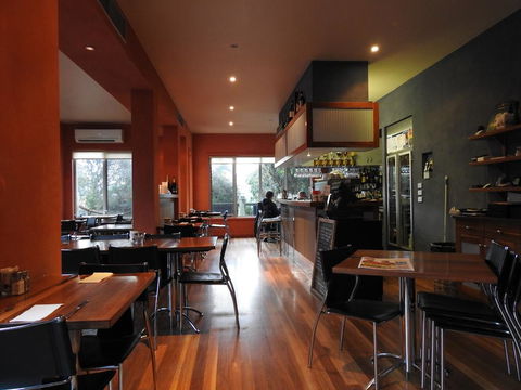 Waves Luxury Suites - Sydneys Hotel 1