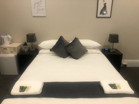 Wentworth Hotel - Sydneys Hotel 1
