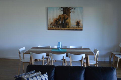 Western Breeze - Sydneys Hotel 3