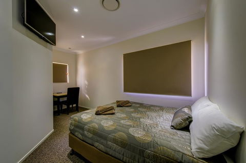 Western Downs Motor Inn - Sydneys Hotel 3