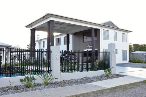 Western Downs Motor Inn - Sydneys Hotel 0