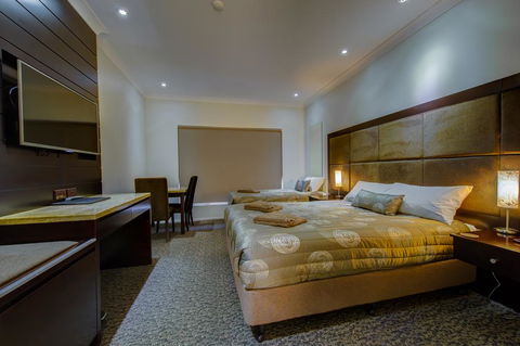 Western Downs Motor Inn - Sydneys Hotel 1
