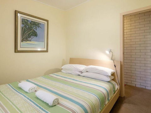 Whispering Trees - Sydneys Hotel 1