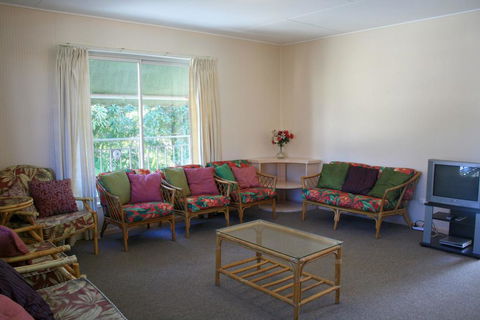 WHITE DOLPHIN, UNIT 5 - Sydneys Hotel 2