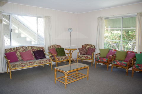 WHITE DOLPHIN, UNIT 5 - Sydneys Hotel 1