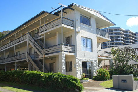WHITE DOLPHIN, UNIT 5 - Sydneys Hotel 0