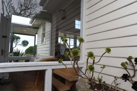 White Shell Cottage - Sydneys Hotel 3