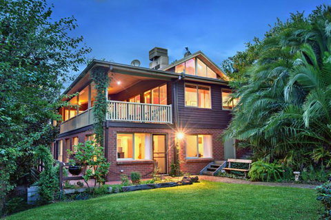 Wildwood Lodge - Sydneys Hotel 0