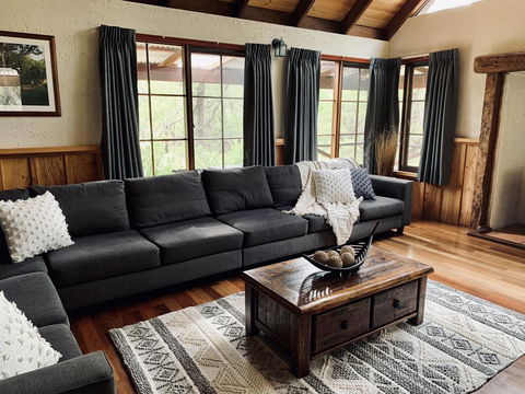 William Bay Cottages - Sydneys Hotel 1