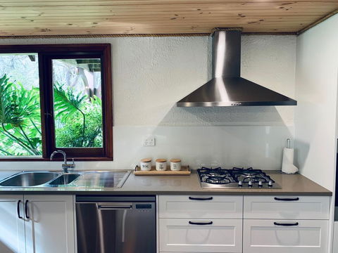 William Bay Cottages - Sydneys Hotel 2