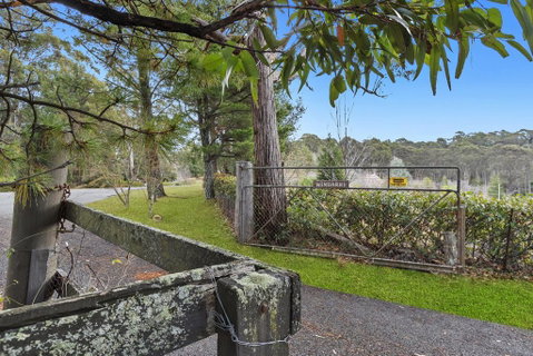 WINDARRI - Sydneys Hotel 0