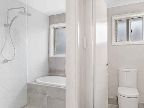 Wirragulla, 10 Marty Avenue - Stylish Modern House With Ducted Air Con & WIFI - Sydneys Hotel 2
