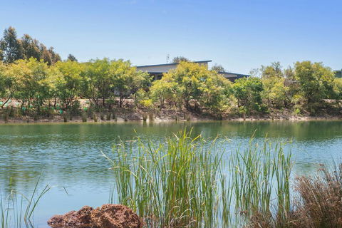 Wirraway Luxury Chalet - Sydneys Hotel 0