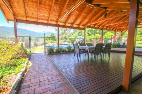 Wombat Hollow - Sydneys Hotel 0