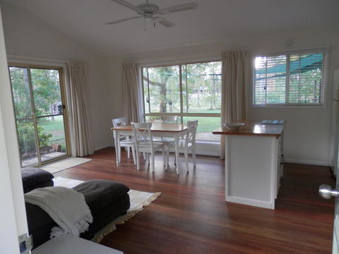 Wondai Hideaway Apartment - Sydneys Hotel 0