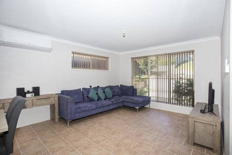 Wonder On Wattlevale - Sydneys Hotel 1