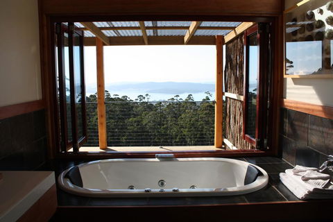Woodbridge Hill Hideaway - Sydneys Hotel 0
