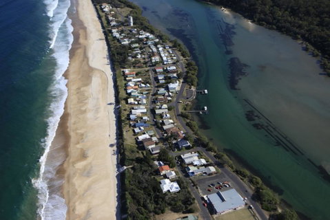 Wooli Holiday Units - Sydneys Hotel 0